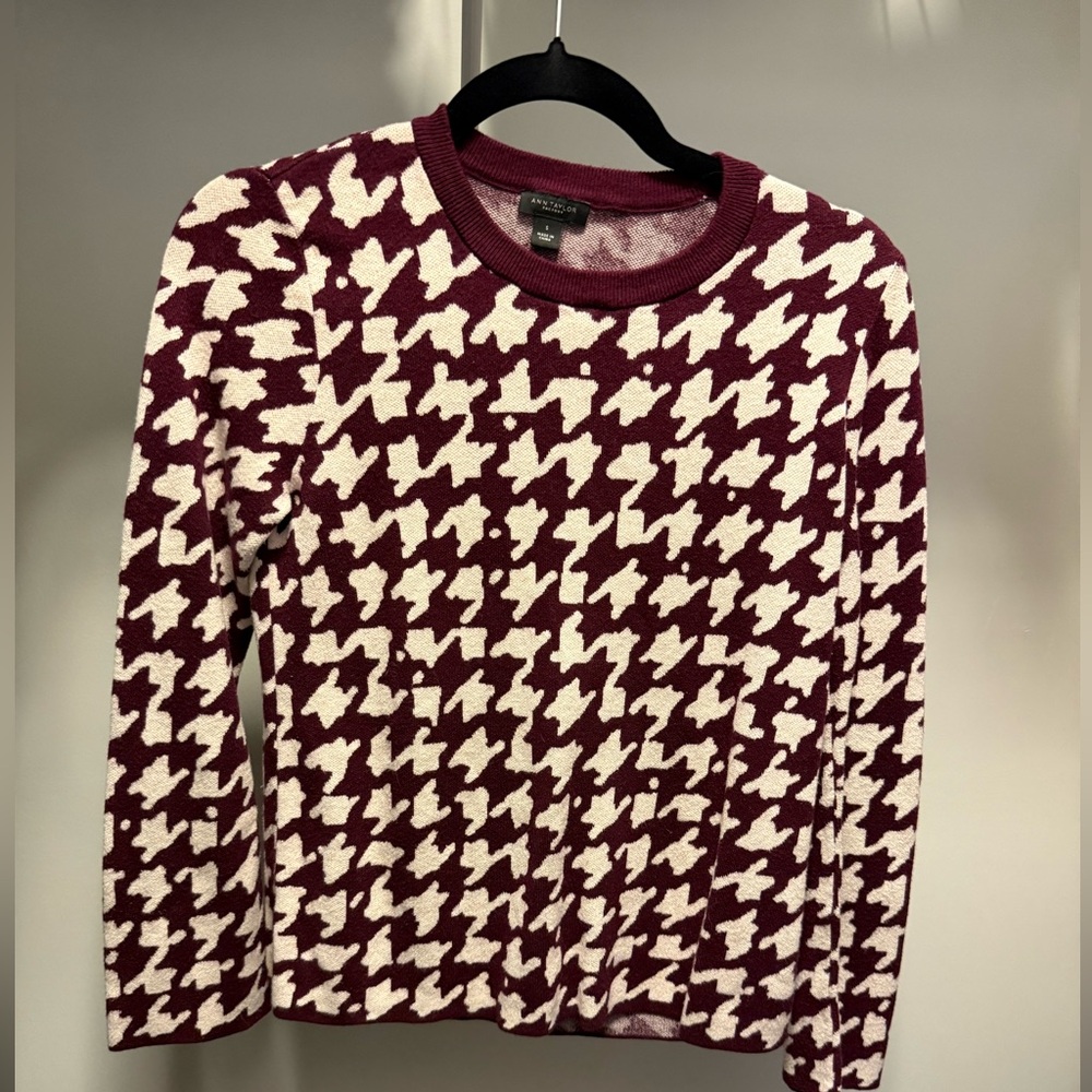 Ann Taylor Maroon and Cream Patterned Sweater